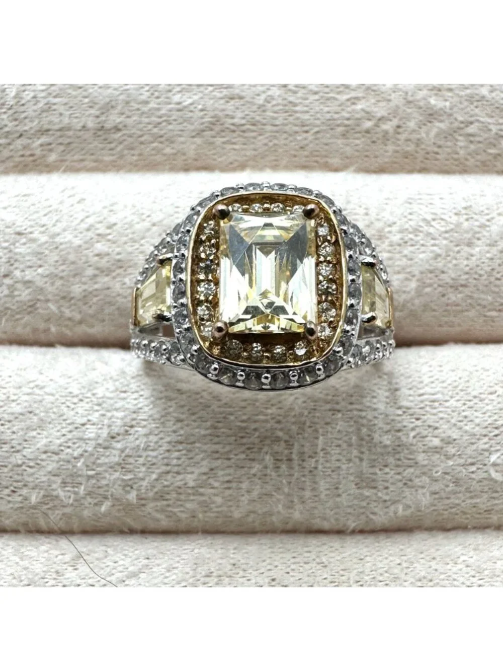 Tycoon Bella Luce Simulated Canary Cubic Zirconia Sterling Silver Ring Size 7 - Picture 6 of 6